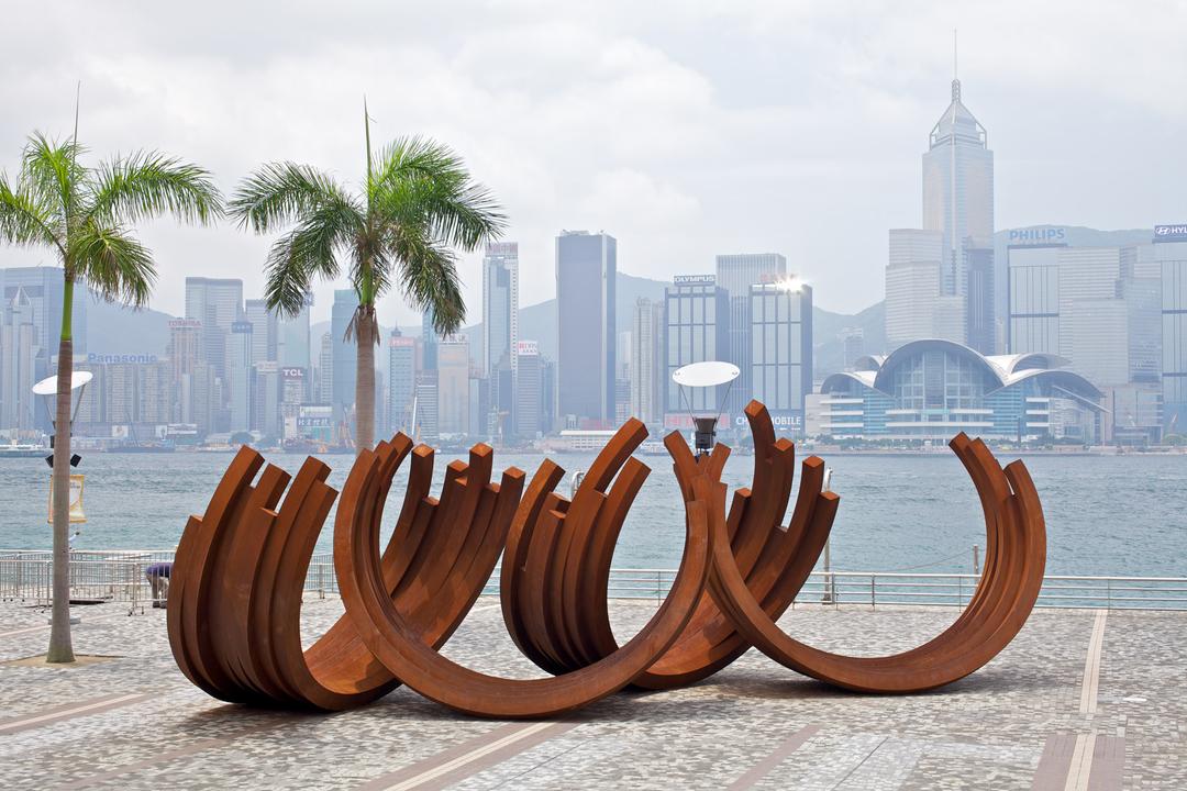 Bernar Venet - Hong Kong Cultural Centre & Museum of Art Piazzas